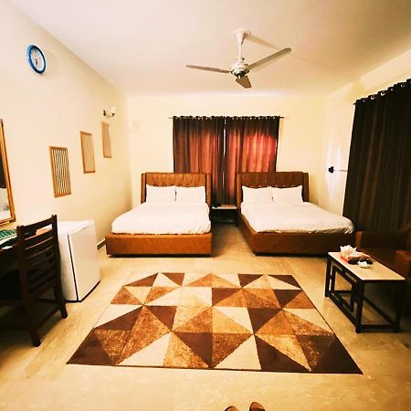 Blue Moon Residency Hotel Islamabad Bagian luar foto