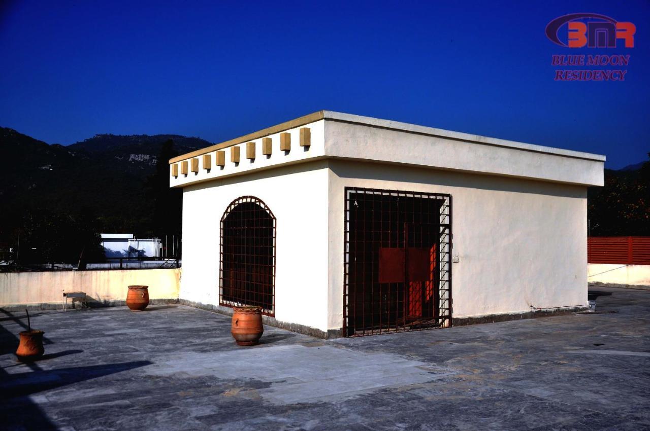 Blue Moon Residency Hotel Islamabad Bagian luar foto