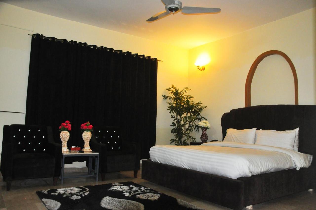 Blue Moon Residency Hotel Islamabad Bagian luar foto