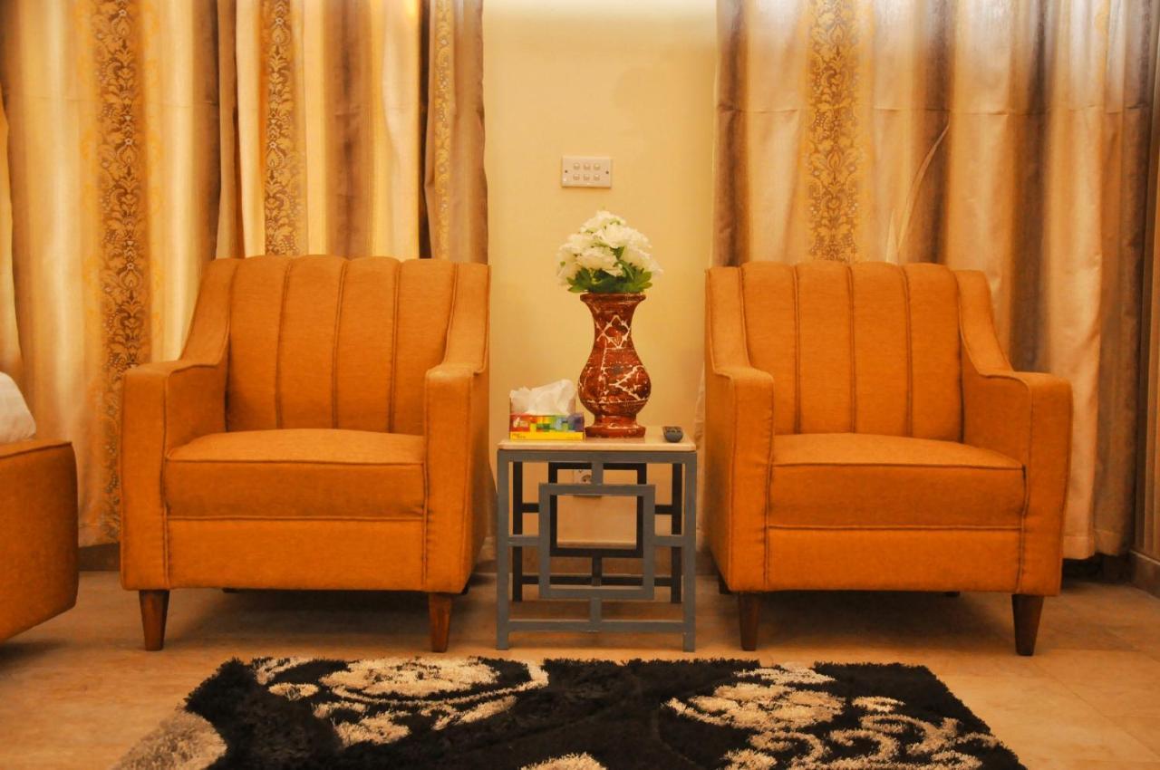 Blue Moon Residency Hotel Islamabad Bagian luar foto