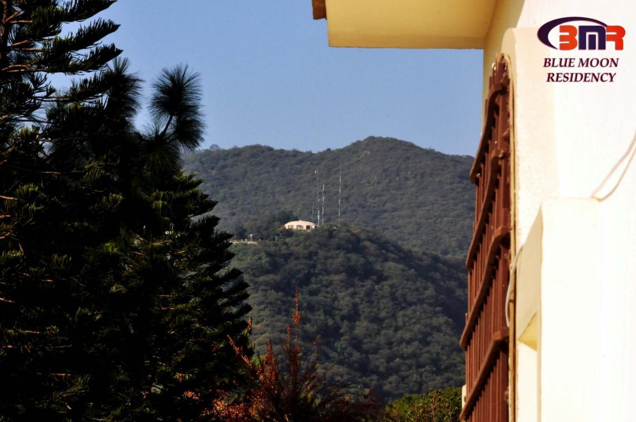 Blue Moon Residency Hotel Islamabad Bagian luar foto