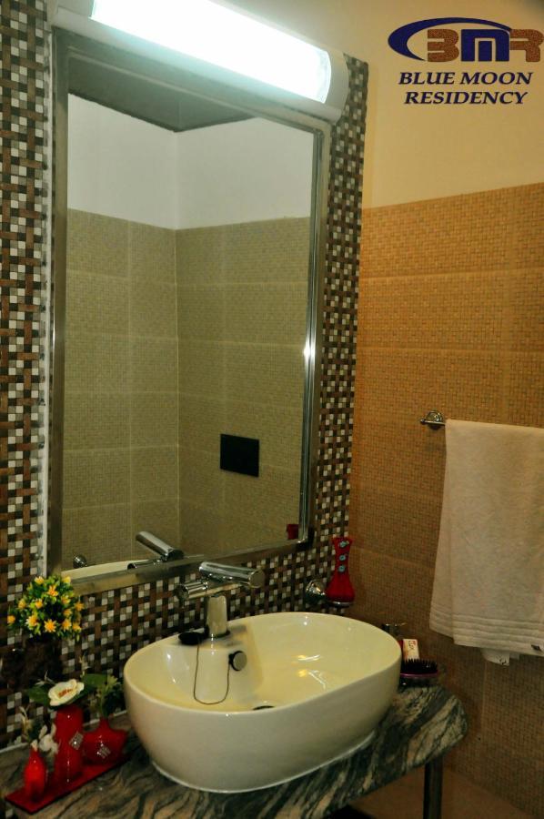 Blue Moon Residency Hotel Islamabad Bagian luar foto