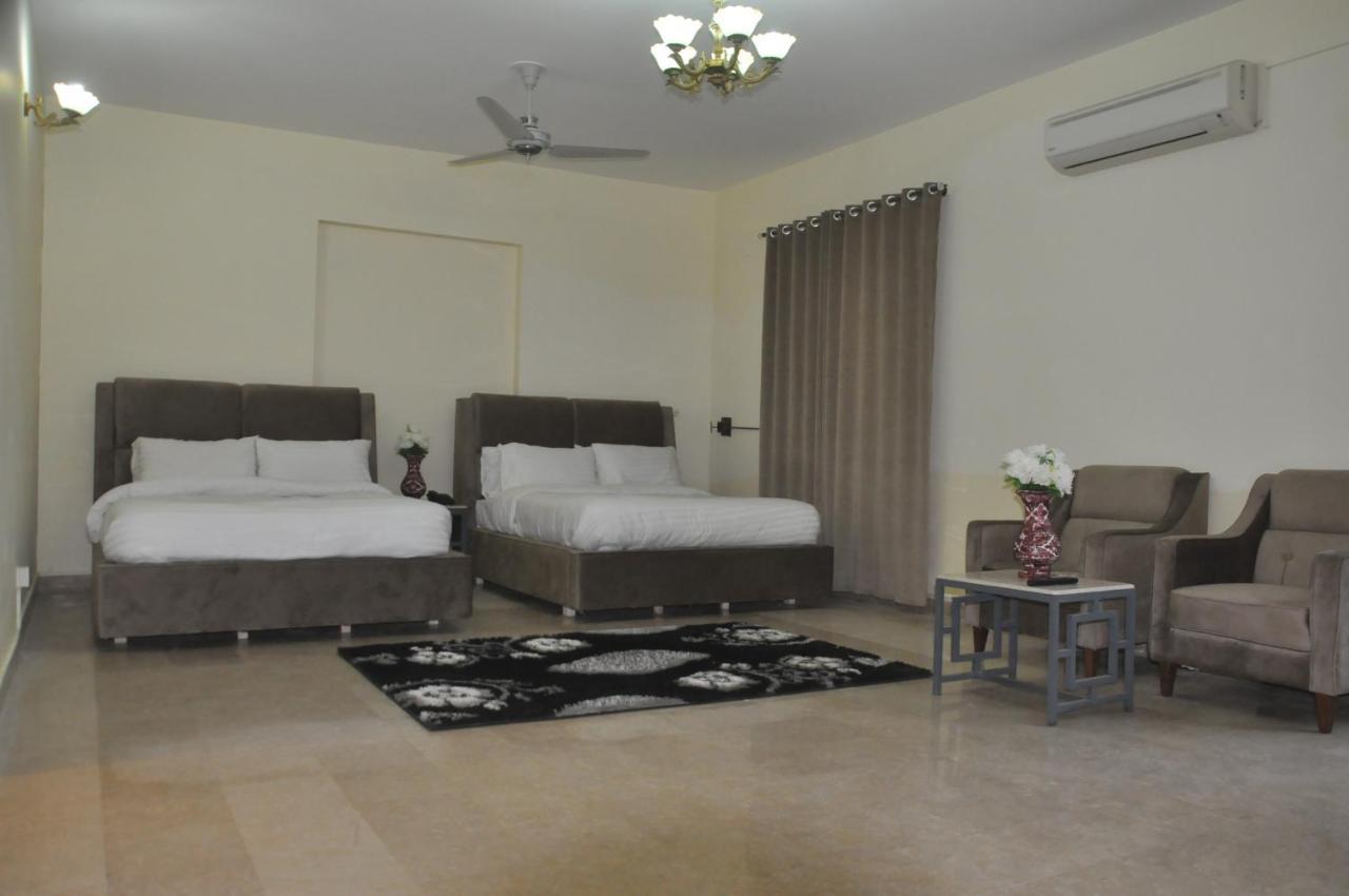 Blue Moon Residency Hotel Islamabad Bagian luar foto