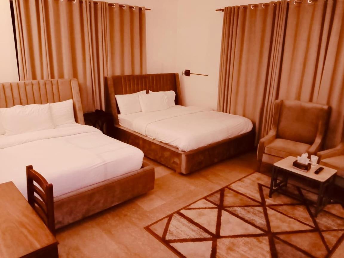 Blue Moon Residency Hotel Islamabad Bagian luar foto
