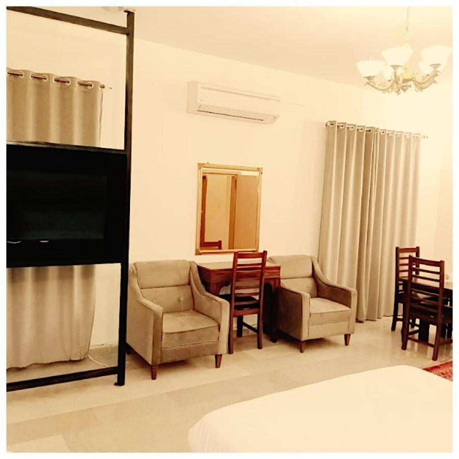 Blue Moon Residency Hotel Islamabad Bagian luar foto