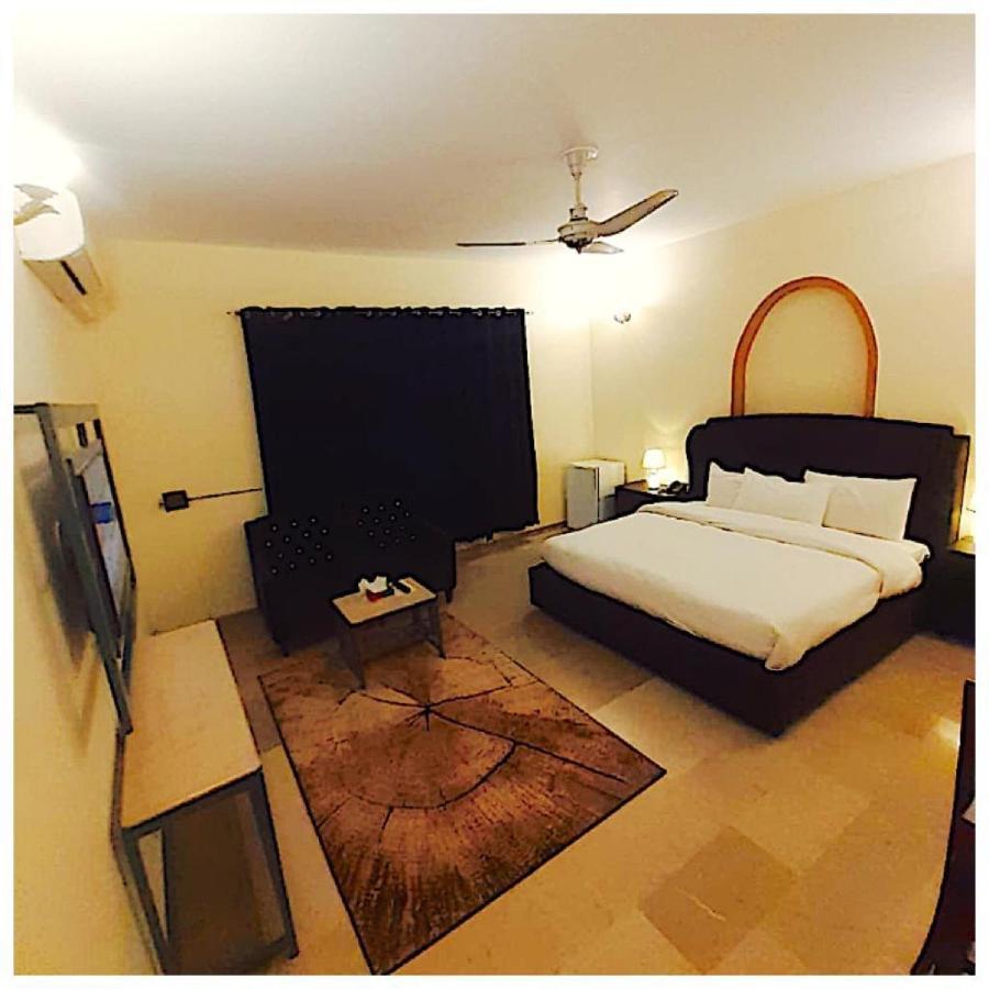 Blue Moon Residency Hotel Islamabad Bagian luar foto